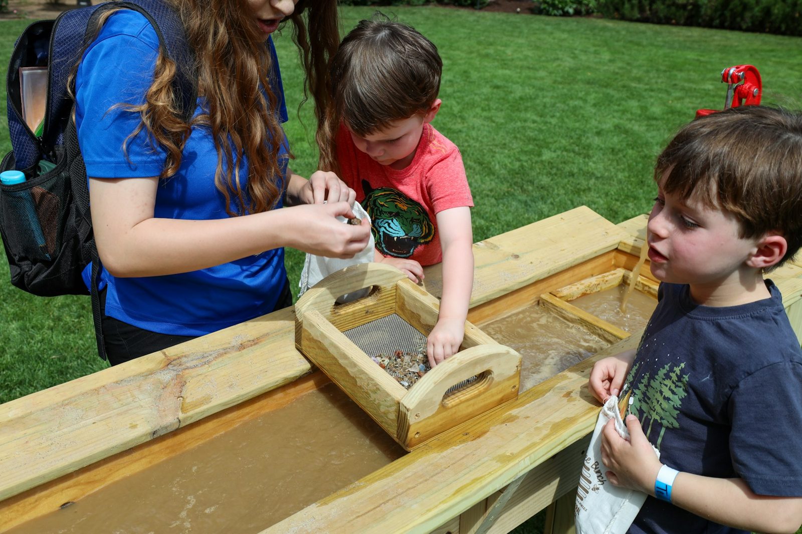 Lil' Prospectors Gold Rush photo 3